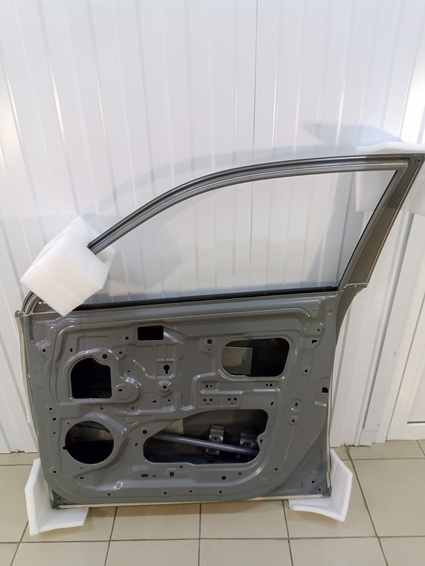 Дверь передняя правая Atlas